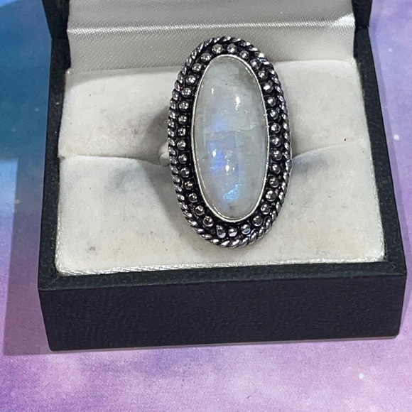 Moonstone 🌙 Ring - Picture 5 of 12